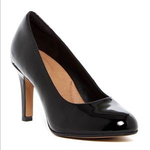 Clark’s Heavenly Star Black Patent Leather Pumps